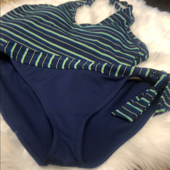 Super cute Swimsuit 2 piece Tanktini - Picture 7 of 11